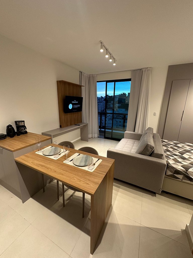 Studio com ar e varanda bairro São Mateus