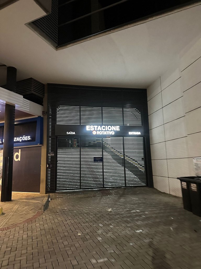 Studio Pink com ar, varanda, academia e piscina