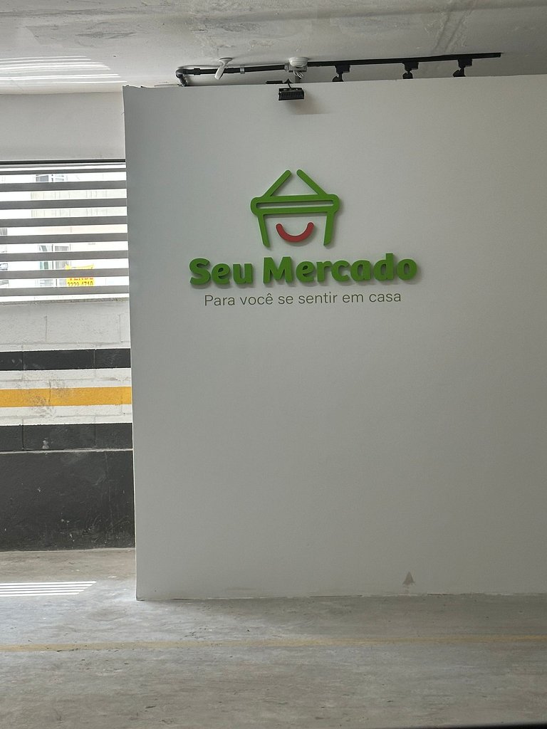 Studio Pink com ar, varanda, academia e piscina