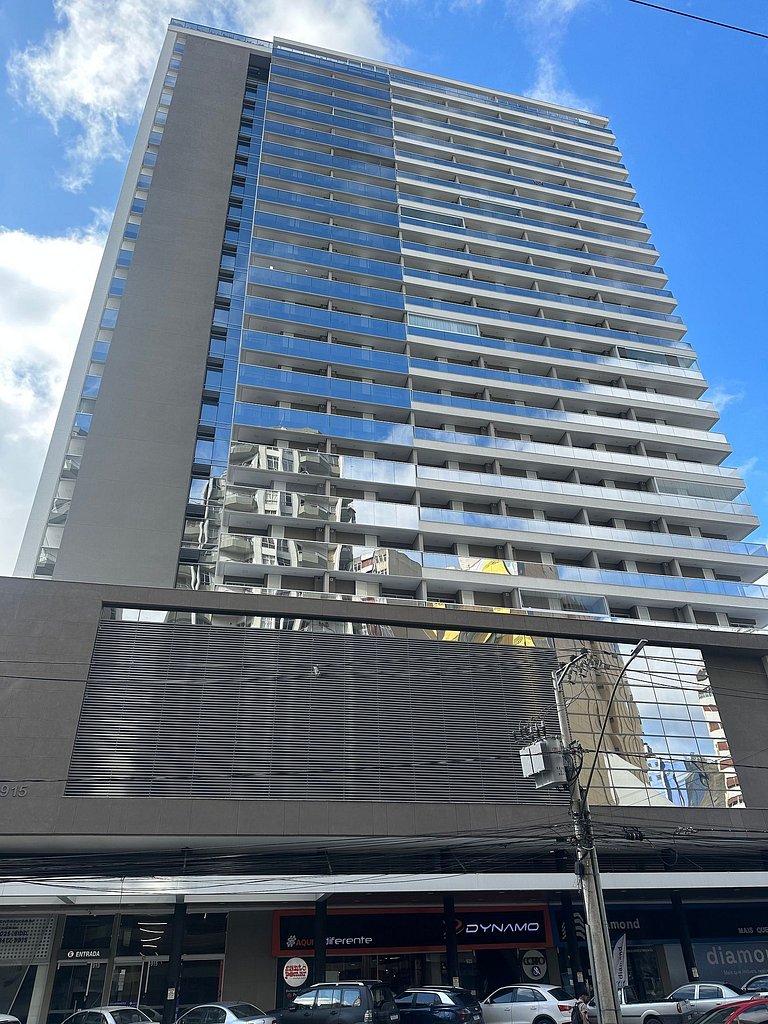 Studio Pink com ar, varanda, academia e piscina