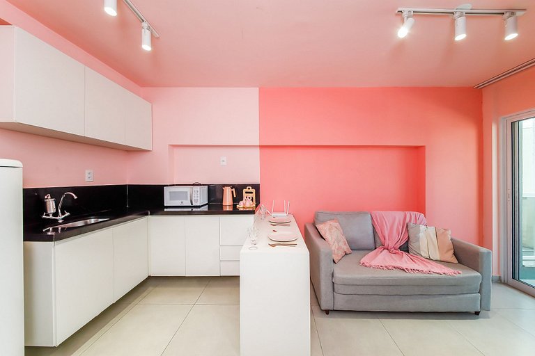 Studio Pink com ar, varanda, academia e piscina