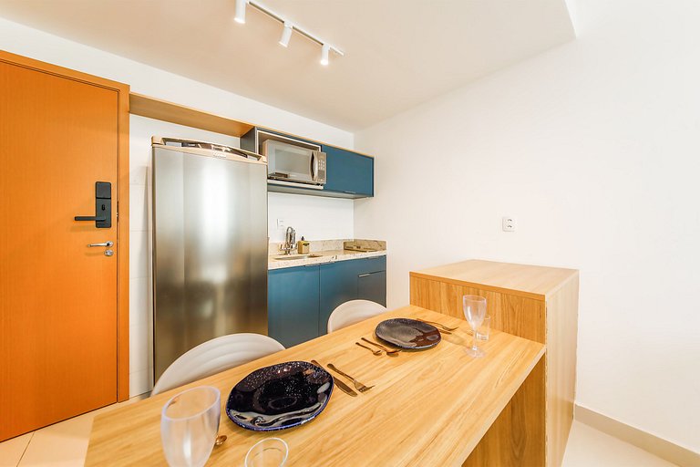 Studio Moderno com ar ao lado da Igreja São Mateus