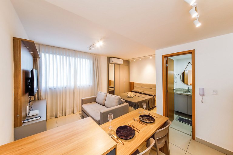 Studio Moderno com ar ao lado da Igreja São Mateus