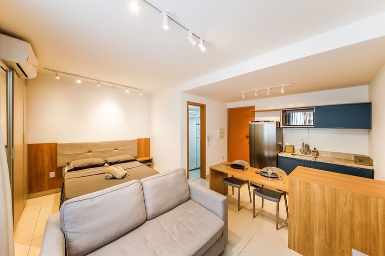 Studio Moderno com ar ao lado da Igreja São Mateus